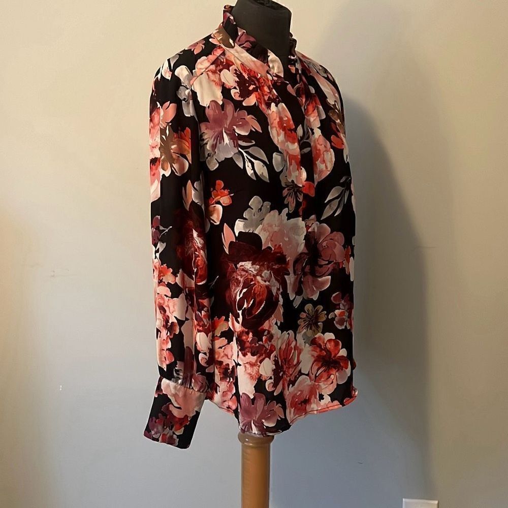 Women's Multicolor Floral Button Front Collared Long Sleeve Blouse - Picture 7 of 9